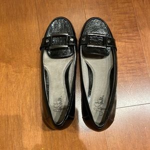 Black Life Stride Flats With Buckle At The Tip Of The Shoe